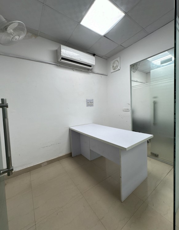 Furnished Office for Rent in Sector-63 | 15+ Workstations, 2 Cabins