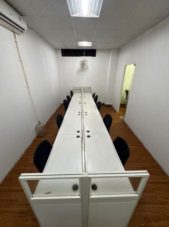1 Director cabin along with 10 Workstations, Fully furnished office