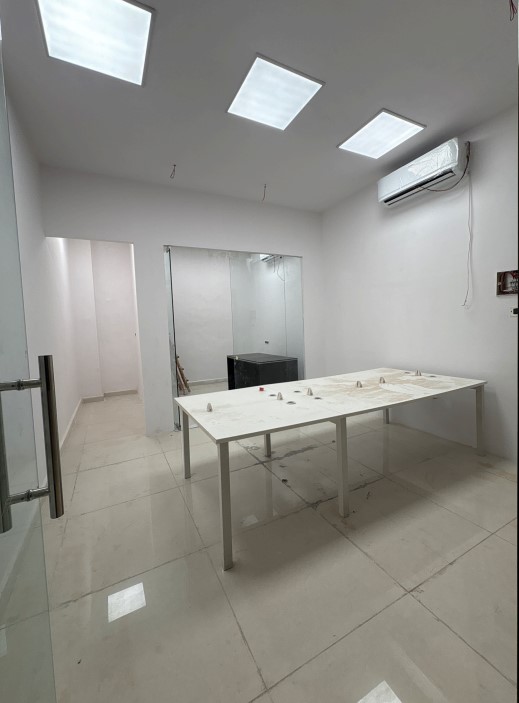 Private Office with 1 Cabin & 9 Workstations in Sector-63 B, Noida