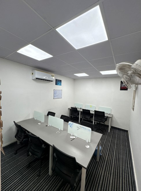 Private Office with 9 Workstations & 1 Director Cabin | 500 Sq Ft – Noida Sector 63 (A Block)